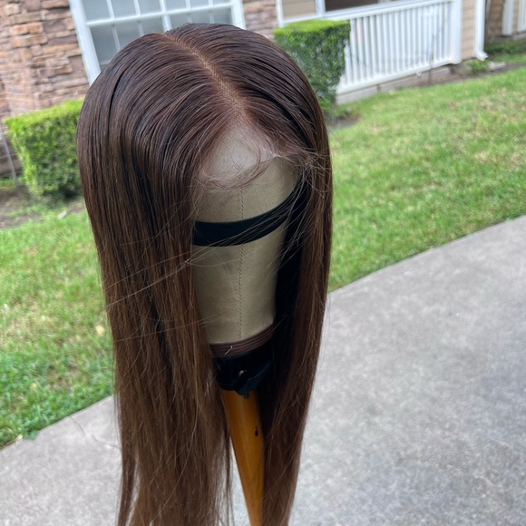 Brown straight closure wig - Picture 2 of 8